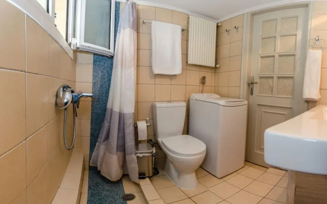 Aquarius - Glyfada Detached House