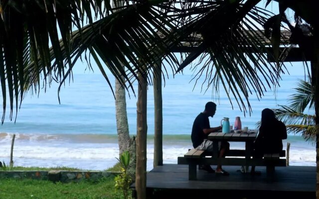 Afro Beach Eco Resort