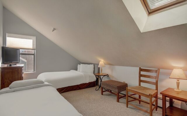 River Mnt Lodge E323F - 5 Br Condo