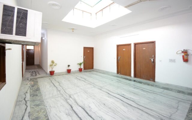 Hotel Kingsley By OYO Rooms