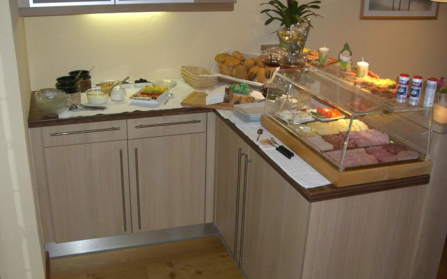 Edelweiss Apartments