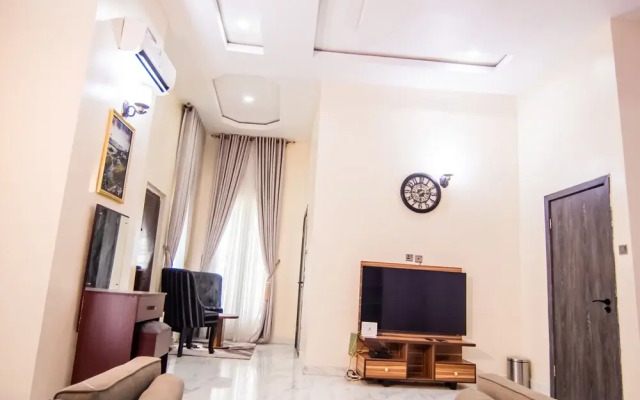 Executive 4 Bedroom House