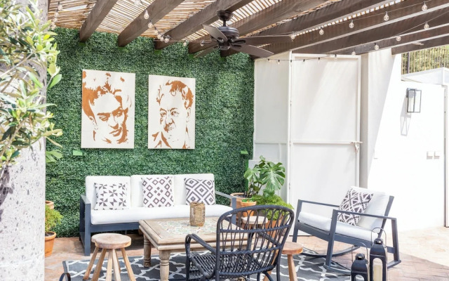 Panoramic Paradise 3BR Overlooking SMA