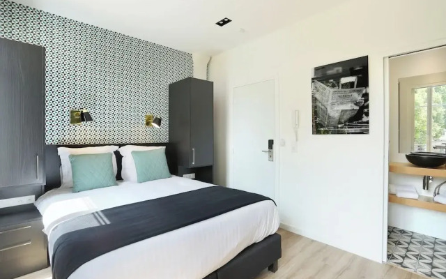 YAYS Paris Zola by Numa