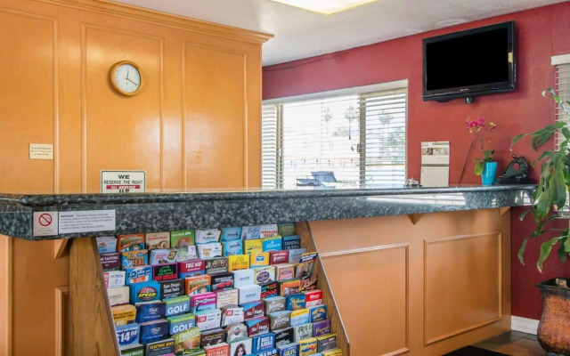 Rodeway Inn Fallbrook Downtown