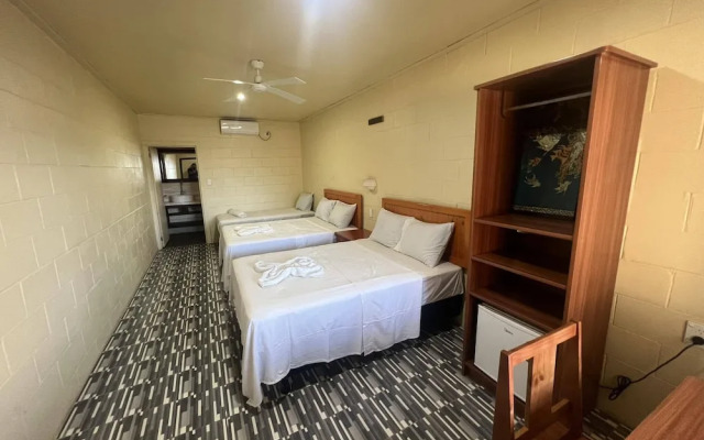 Transit Motel - Hostel