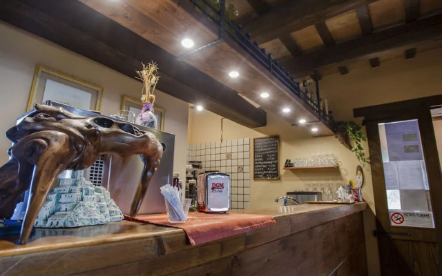 Farmhouse in Marche With Pool & Verdicchio Wines