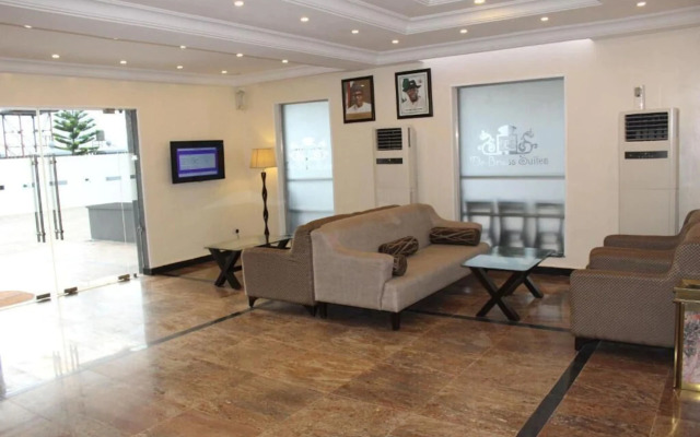 De Brass Suites Hotel