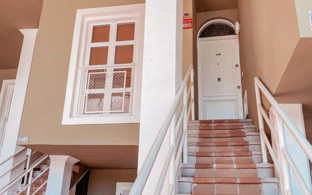 Orland, center of Las Americas LA205