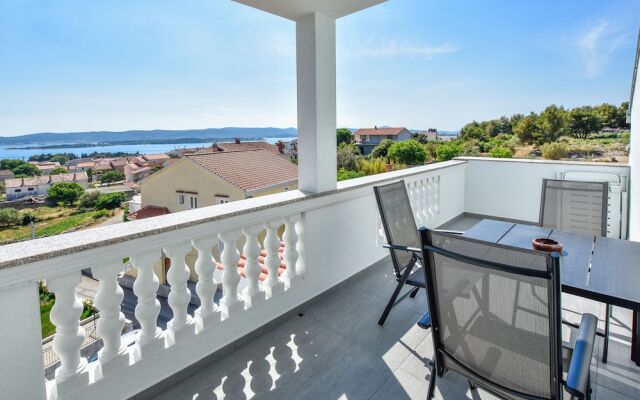 Apartments and Room Danijel