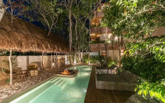 Zereno Luxury Boutique Hotel