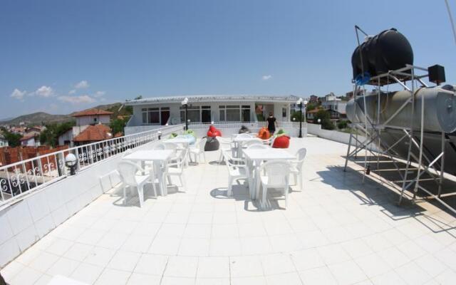 Gunes Motel