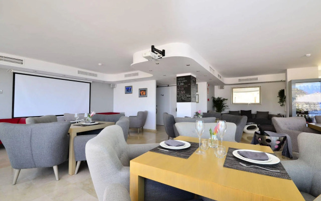 Aparthotel Ola Blanca