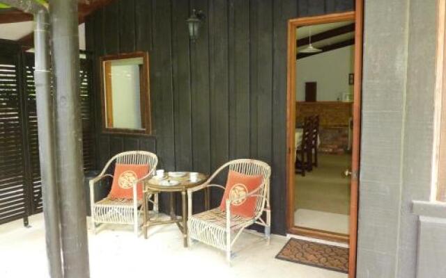 Thorold Country House