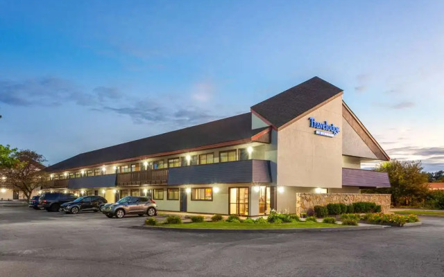 Travelodge by Wyndham Peoria