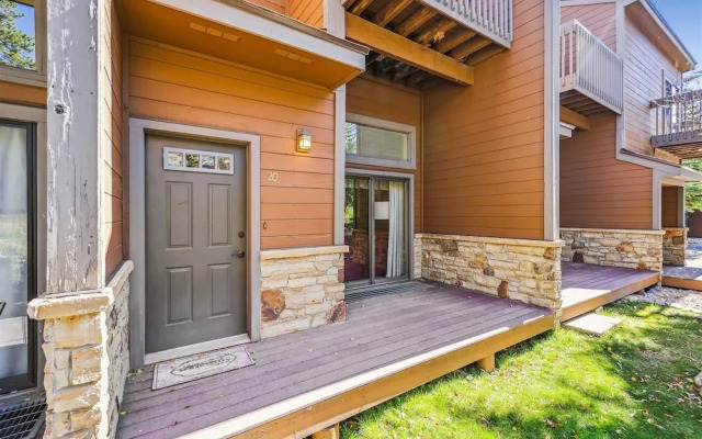 Winterpoint 20 2 Bedroom Townhouse by RedAwning