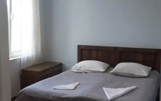 Mero House