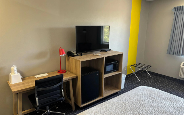 Super 8 by Wyndham Rexburg
