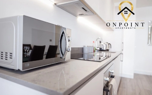 Fantastic 1 Bedroom Apt with PARKING