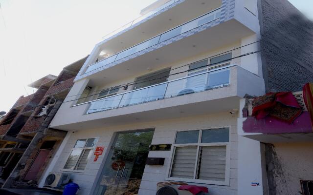 OYO 24714 Ekta My Stay