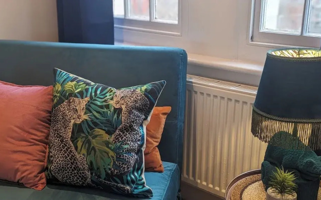 Stylish Studio, Central Bexhill, Home Comforts