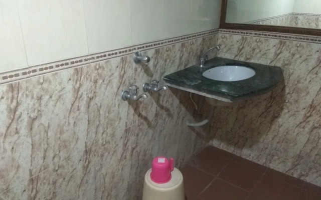 JK Rooms 111 Hotel Shivala