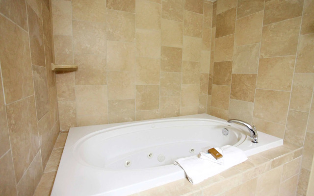 Best Western Plus Cottontree Inn