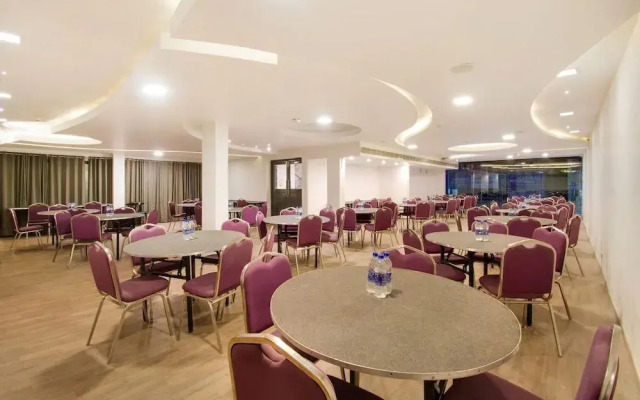 OYO Townhouse 228 Hotel Alana