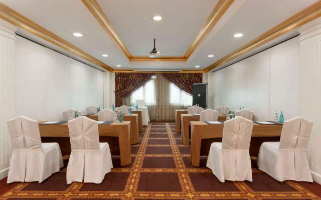 Grand Regency Doha, Trademark Collection by Wyndham