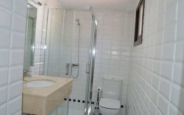 Beachfront villa protected private pool 4 bedrooms Marbella