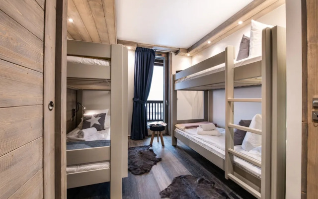 Yellowstone Lodge Chalet 3