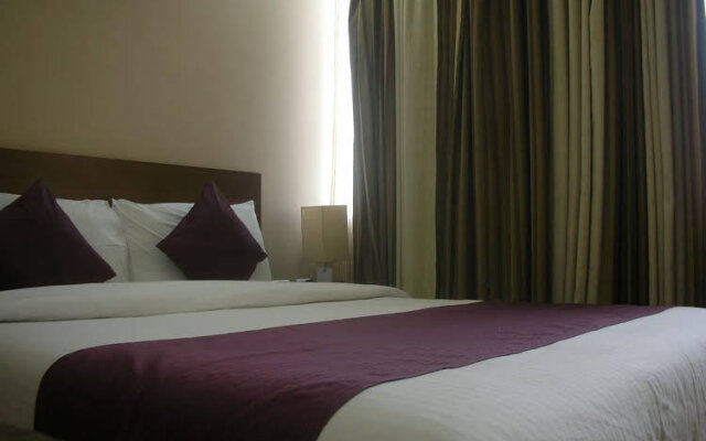 Hotel Hyphen Noida