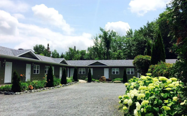 Motel des Cèdres