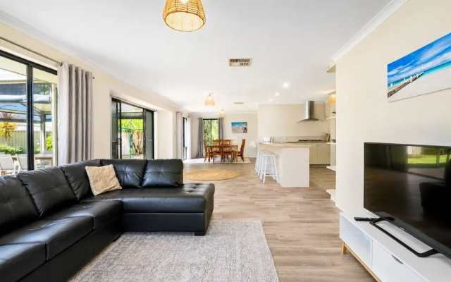 Sandpiper House – Guest Rooms – Busselton