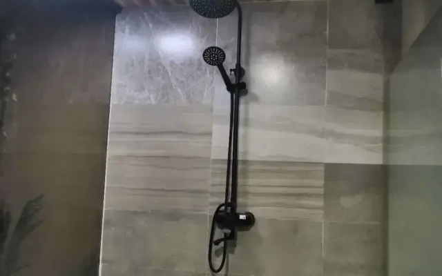 Vienna Hotel (Qujing Railway Station)