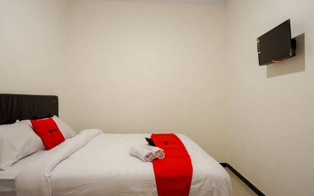 Rumah Indah Eksekutif Home Stay by RedDoorz