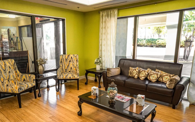 Quality Inn & Suites near Six Flags - Austell