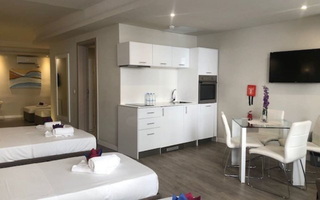Onyx Suites & Apartments