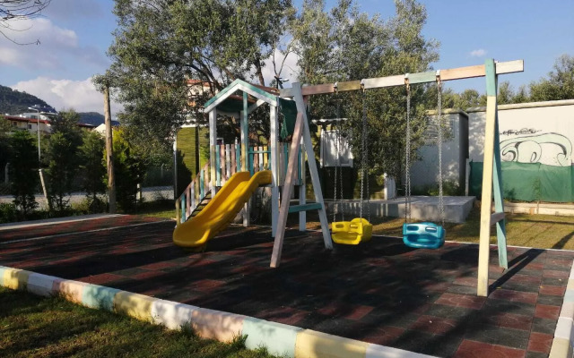 Gargaron Beach Hotel