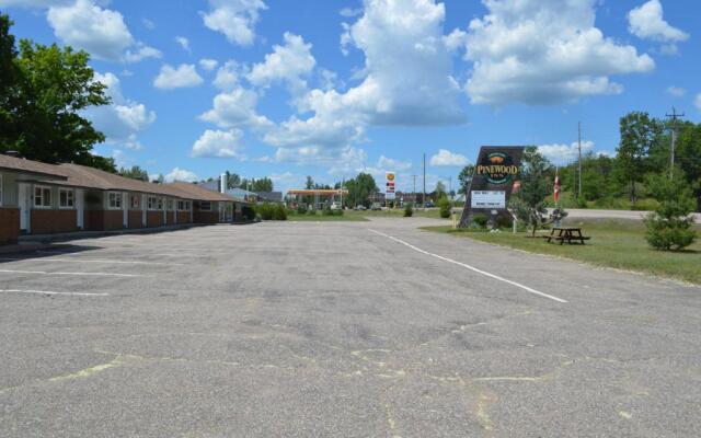 Pinewood Inn Canada