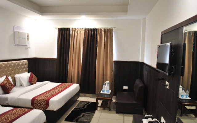 Green Hotel & Restaurant