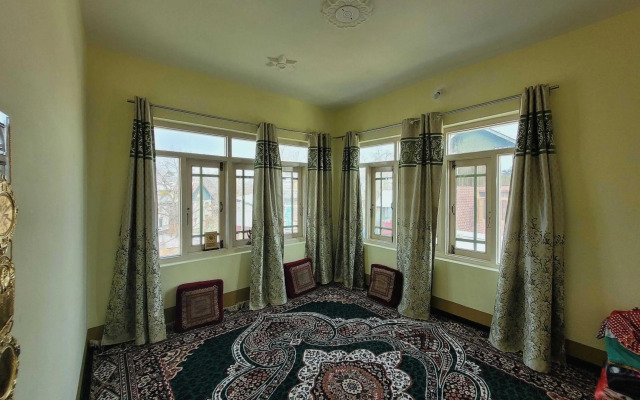 OYO HOME IAE602 Safyan Homestay