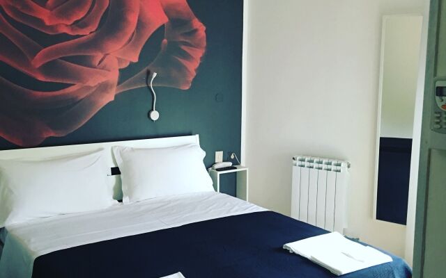 Hotel X