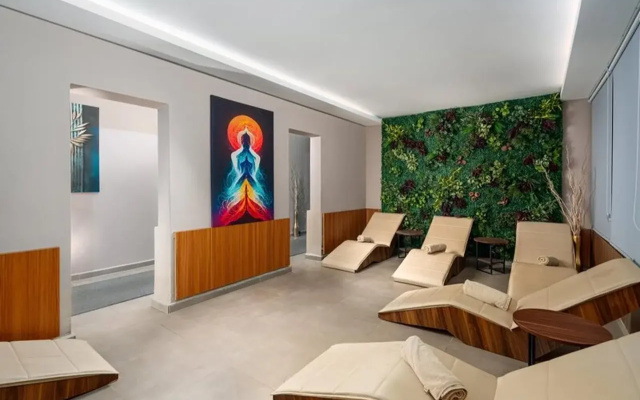 Side Story Resort & Spa