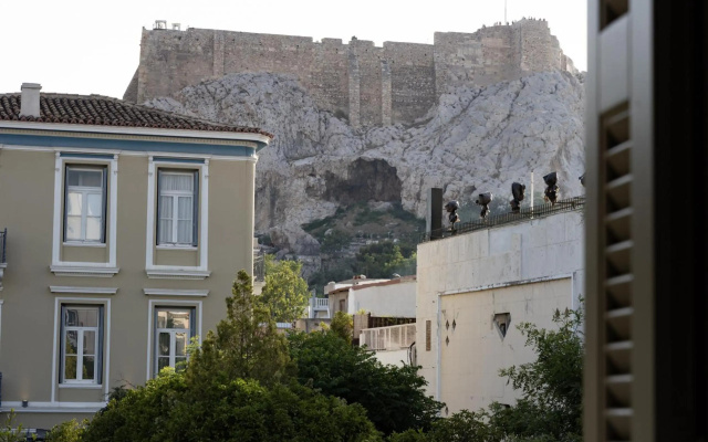 Ancient Athens Great Apt Home Office w Acropolis View