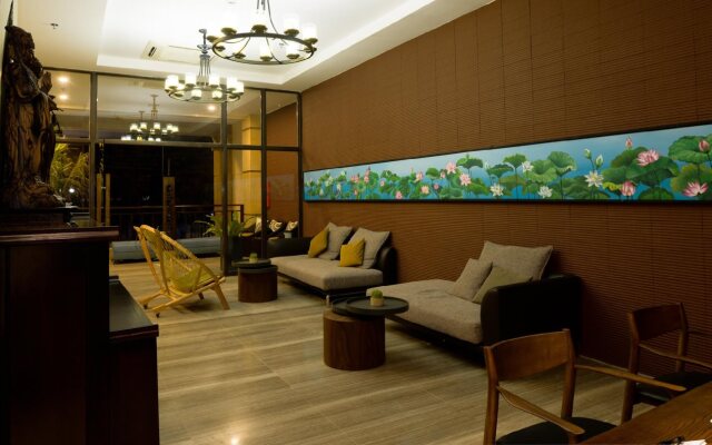 Tokyo Boutique Front Beach Hotel