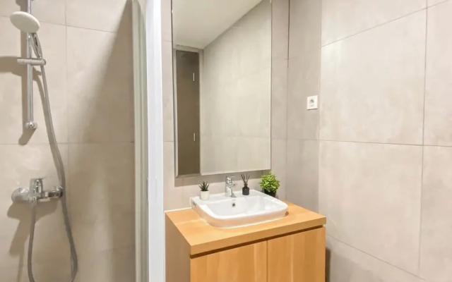Simple Compact Studio At Apartment Pollux Chadstone