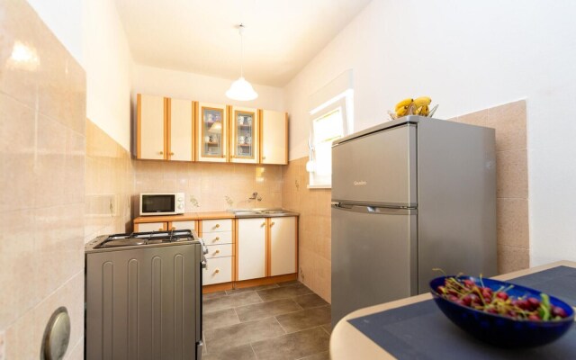 Stunning Home in Krusevo With Wifi and 4 Bedrooms