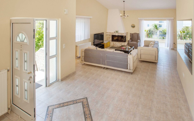 Villa with S. Pool Theologos by GHH
