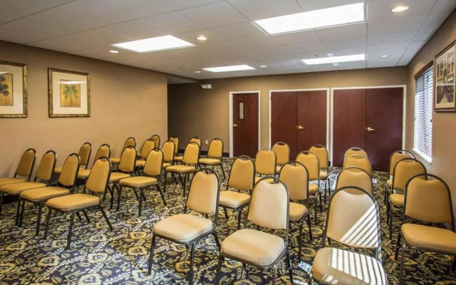 Comfort Inn & Suites